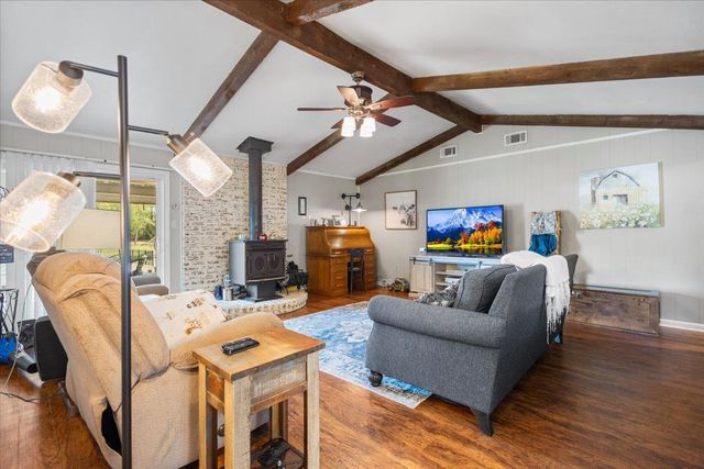 10509 S County Road 456, Henderson, TX 75654