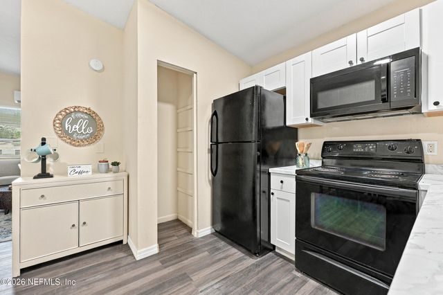 3748 FRYE Avenue W, Jacksonville, FL 32210