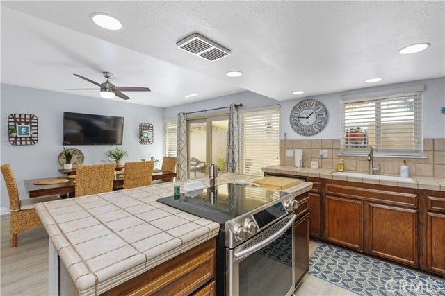 2527 Cortina, Riverside, CA 92504