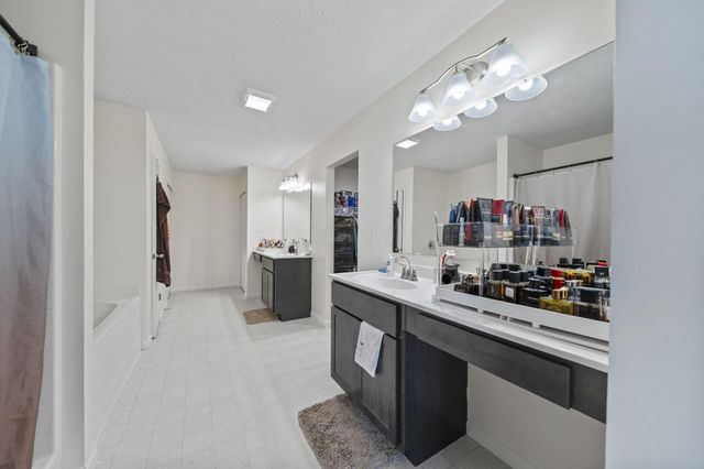 5255 Ansbach Drive, Groveport, OH 43125