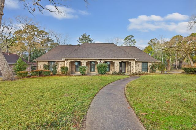 26 Royal Dalton Circle, Conroe, TX 77304