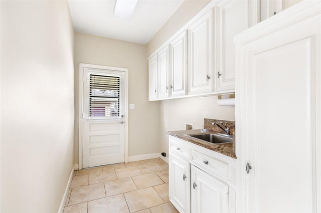 26 Royal Dalton Circle, Conroe, TX 77304