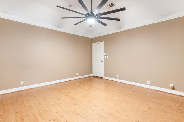 26 Royal Dalton Circle, Conroe, TX 77304