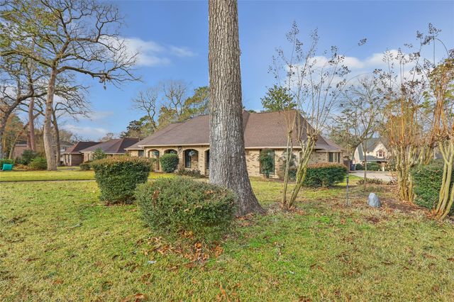 26 Royal Dalton Circle, Conroe, TX 77304
