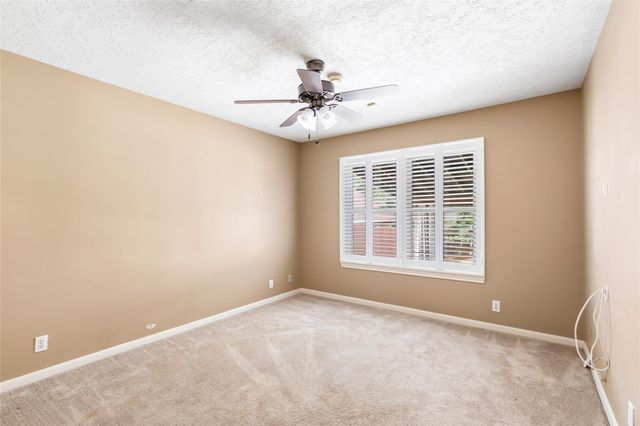 26 Royal Dalton Circle, Conroe, TX 77304