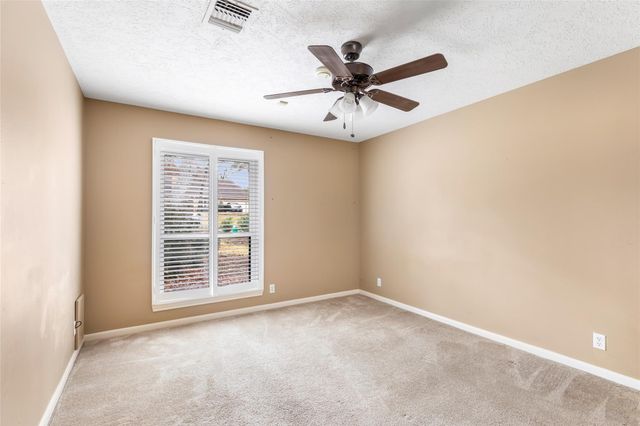 26 Royal Dalton Circle, Conroe, TX 77304