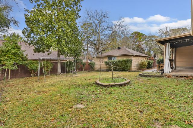 26 Royal Dalton Circle, Conroe, TX 77304