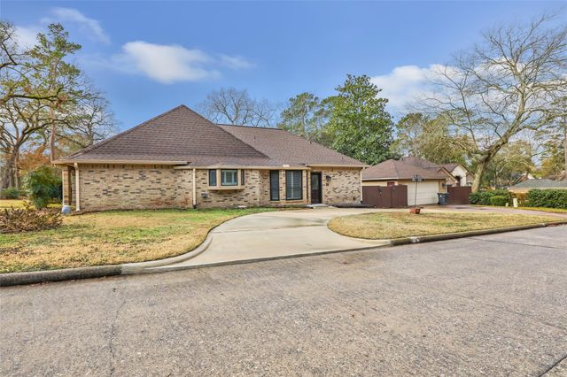26 Royal Dalton Circle, Conroe, TX 77304