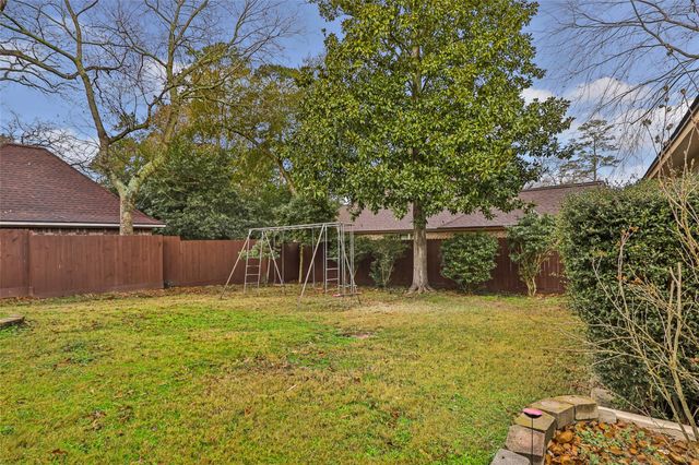 26 Royal Dalton Circle, Conroe, TX 77304