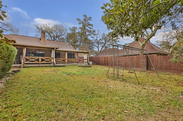 26 Royal Dalton Circle, Conroe, TX 77304