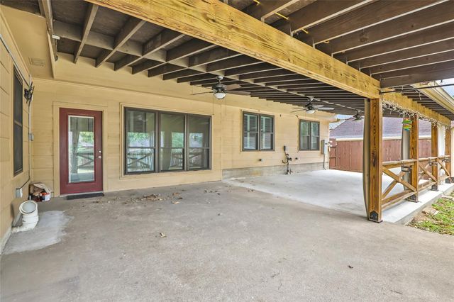 26 Royal Dalton Circle, Conroe, TX 77304