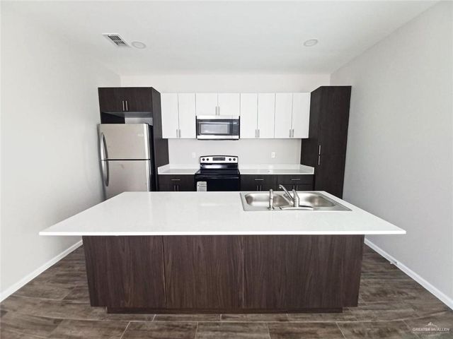 906 E Starr Road B, Mercedes, TX 78570