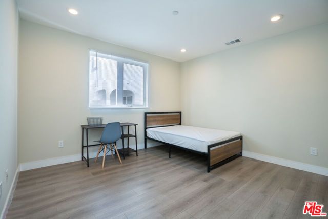 1344 W 37th Place, Los Angeles, CA 90007