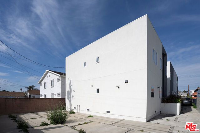 1344 W 37th Place, Los Angeles, CA 90007