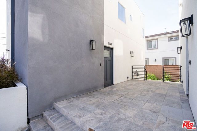 1344 W 37th Place, Los Angeles, CA 90007