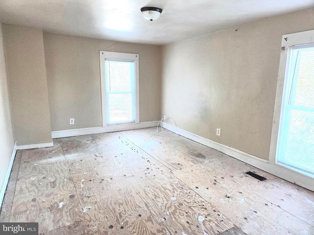 212 MAIN STREET S, Hurlock, MD 21643