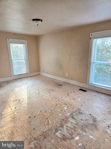212 MAIN STREET S, Hurlock, MD 21643