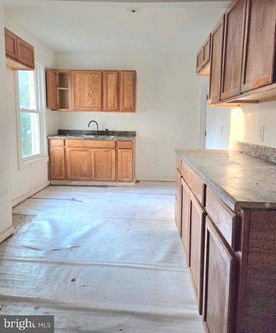 212 MAIN STREET S, Hurlock, MD 21643