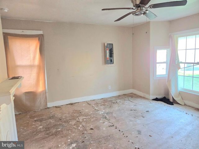 212 MAIN STREET S, Hurlock, MD 21643