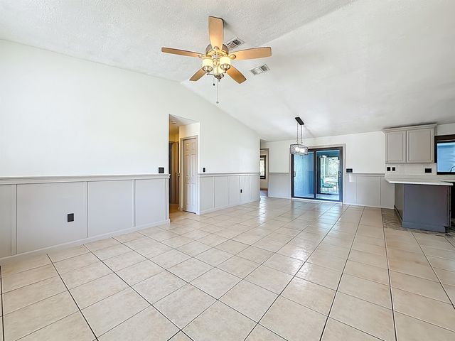 11 Pittwick LN, Palm Coast, FL 32164