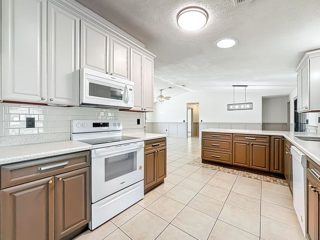 11 Pittwick LN, Palm Coast, FL 32164