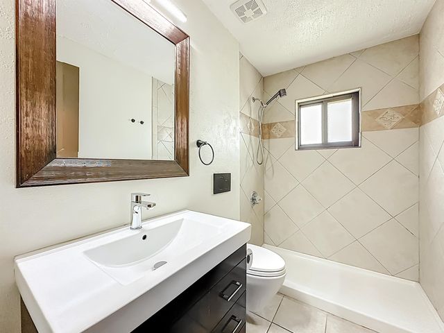 11 Pittwick LN, Palm Coast, FL 32164