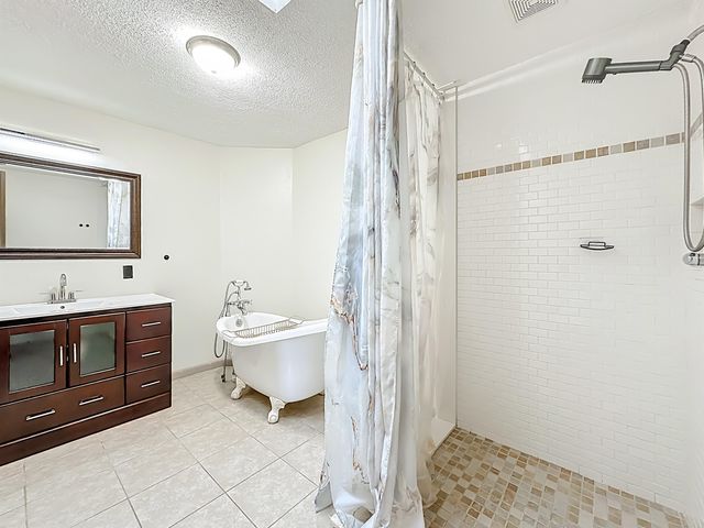 11 Pittwick LN, Palm Coast, FL 32164