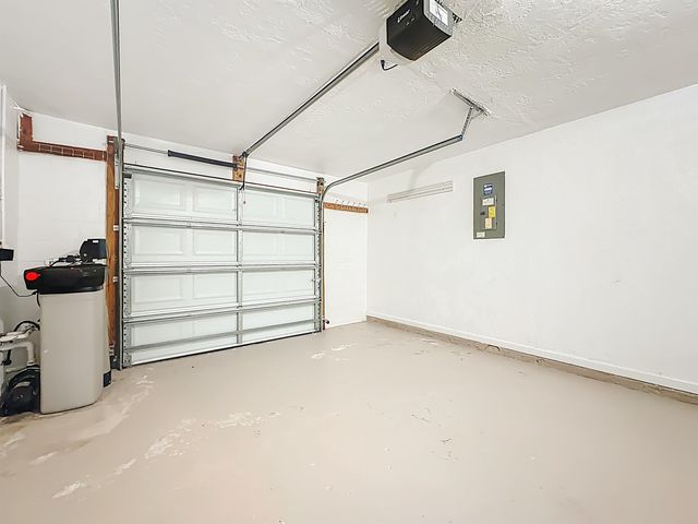 11 Pittwick LN, Palm Coast, FL 32164