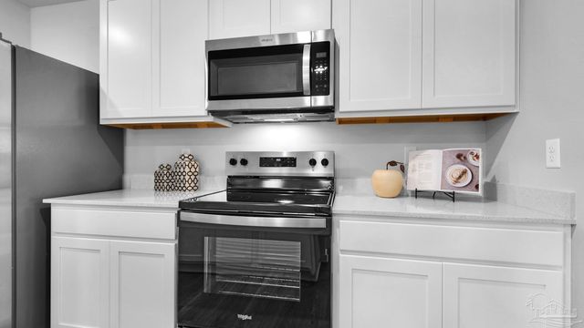 9896 Starling Dr, Pensacola, FL 32506