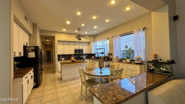 571 W LOCUST Drive, Chandler, AZ 85248