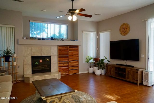 571 W LOCUST Drive, Chandler, AZ 85248