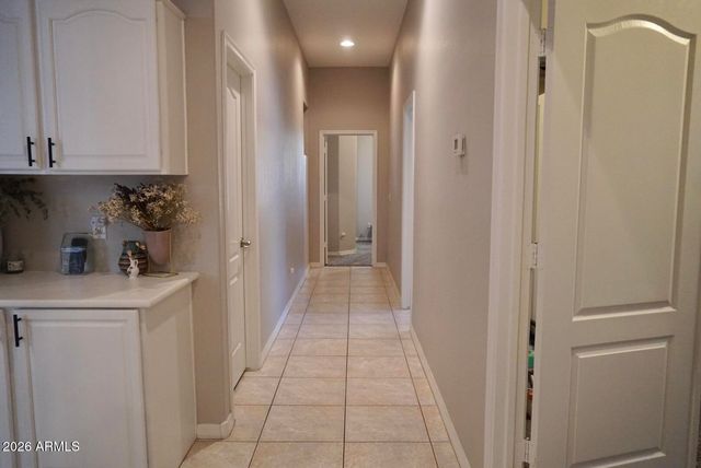 571 W LOCUST Drive, Chandler, AZ 85248