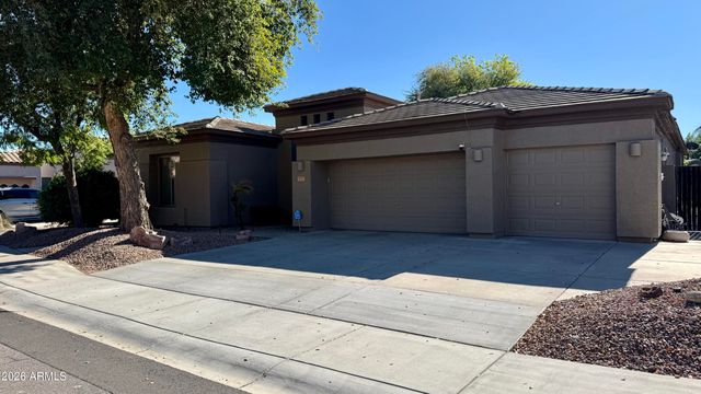 571 W LOCUST Drive, Chandler, AZ 85248