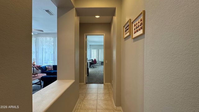 571 W LOCUST Drive, Chandler, AZ 85248