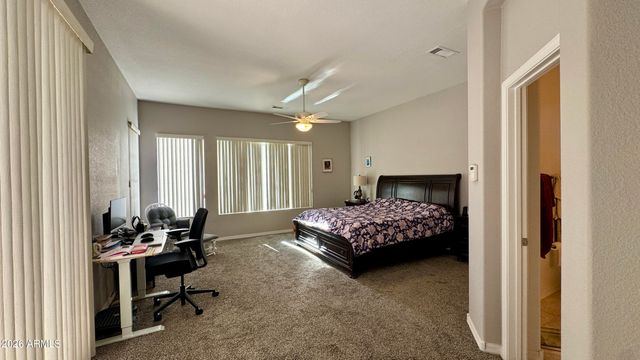 571 W LOCUST Drive, Chandler, AZ 85248