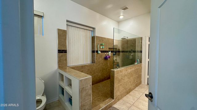 571 W LOCUST Drive, Chandler, AZ 85248