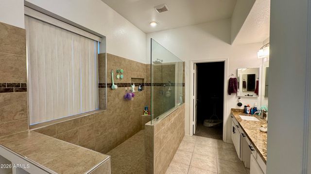 571 W LOCUST Drive, Chandler, AZ 85248