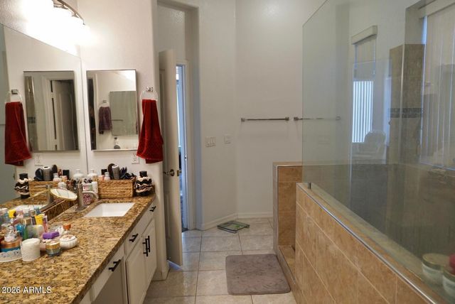 571 W LOCUST Drive, Chandler, AZ 85248