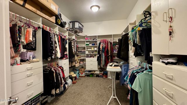 571 W LOCUST Drive, Chandler, AZ 85248