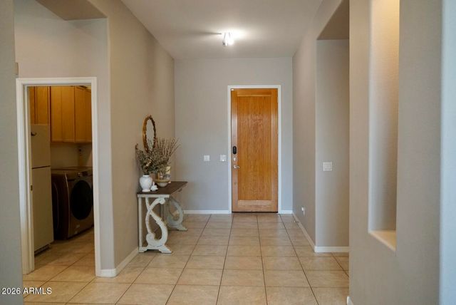 571 W LOCUST Drive, Chandler, AZ 85248