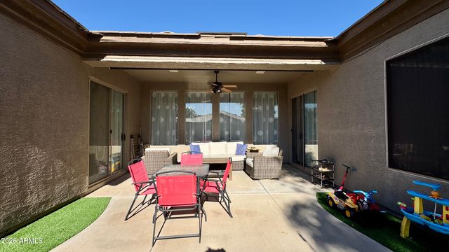 571 W LOCUST Drive, Chandler, AZ 85248