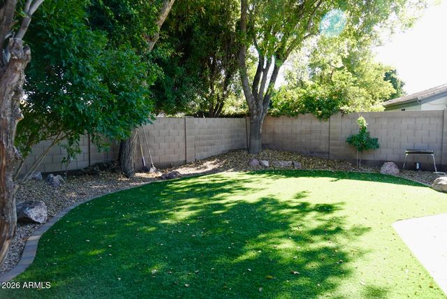 571 W LOCUST Drive, Chandler, AZ 85248