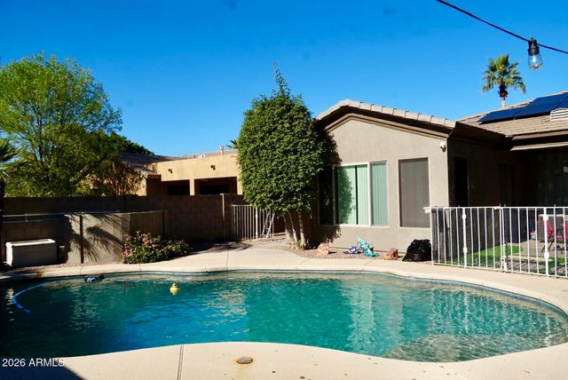 571 W LOCUST Drive, Chandler, AZ 85248