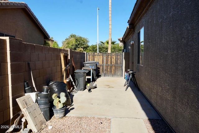 571 W LOCUST Drive, Chandler, AZ 85248