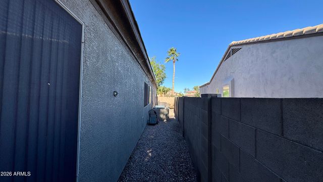 571 W LOCUST Drive, Chandler, AZ 85248