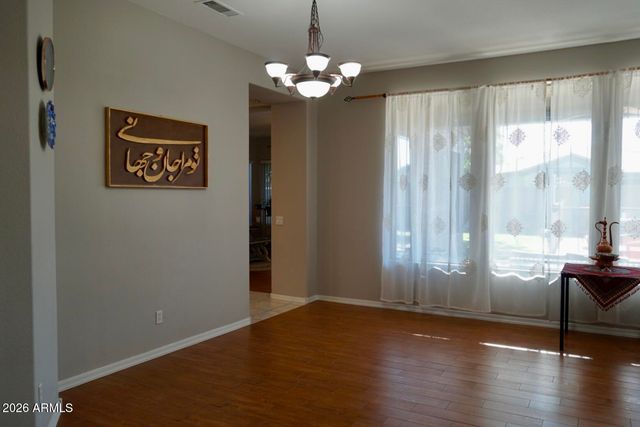 571 W LOCUST Drive, Chandler, AZ 85248