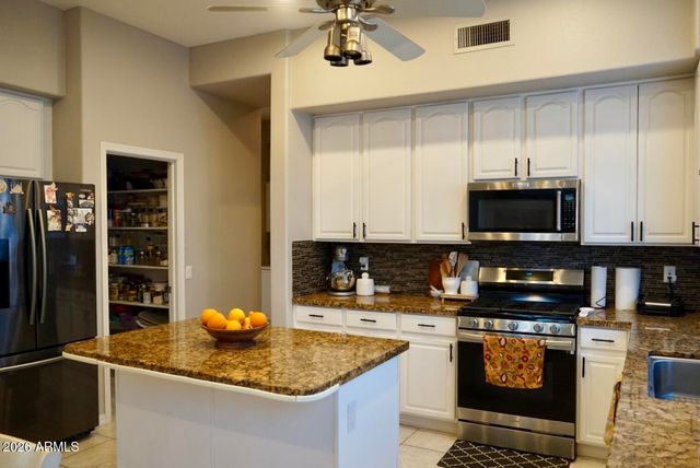 571 W LOCUST Drive, Chandler, AZ 85248