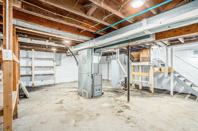 913 E Victoria Street, South Bend, IN 46614