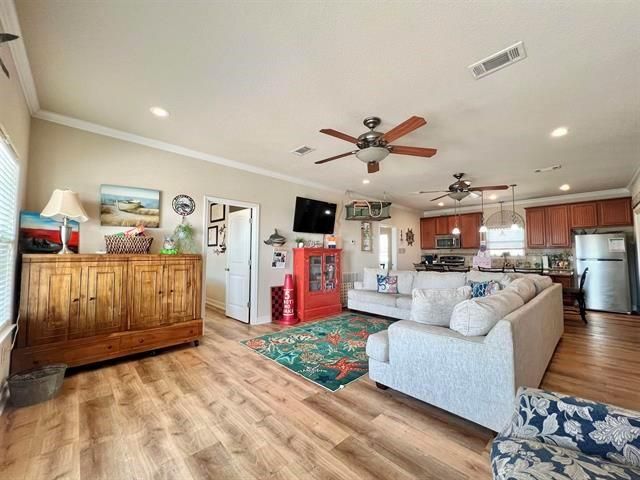 3174 Sea Castle Drive, Crystal Beach, TX 77650