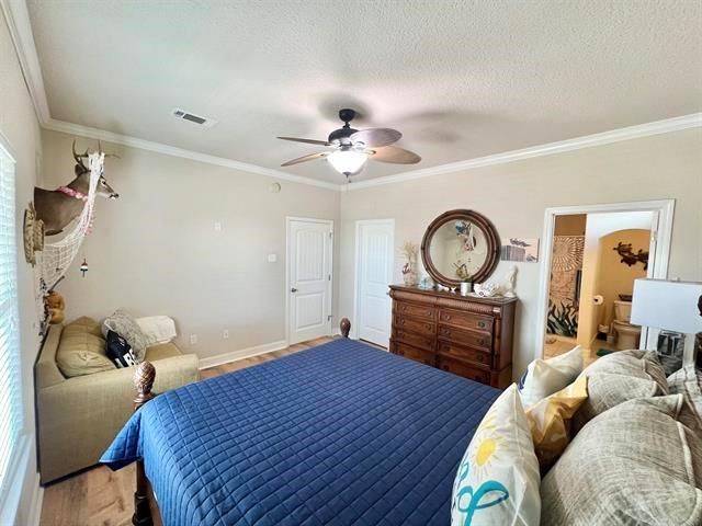 3174 Sea Castle Drive, Crystal Beach, TX 77650